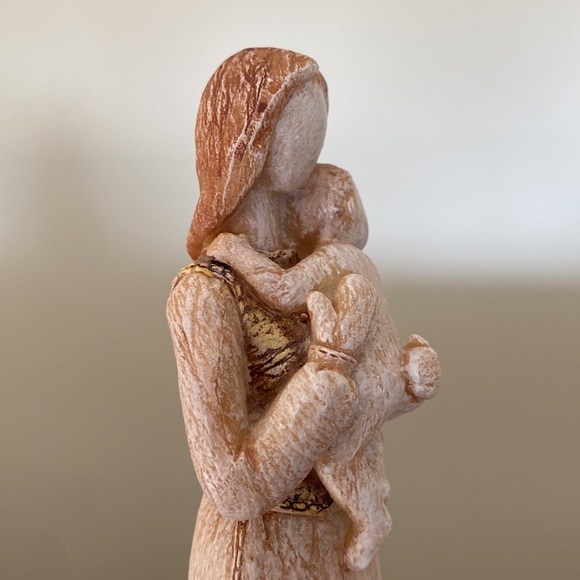 Mother and Child Statue Exc Cond Prev Owned NWT - Picture 8 of 10